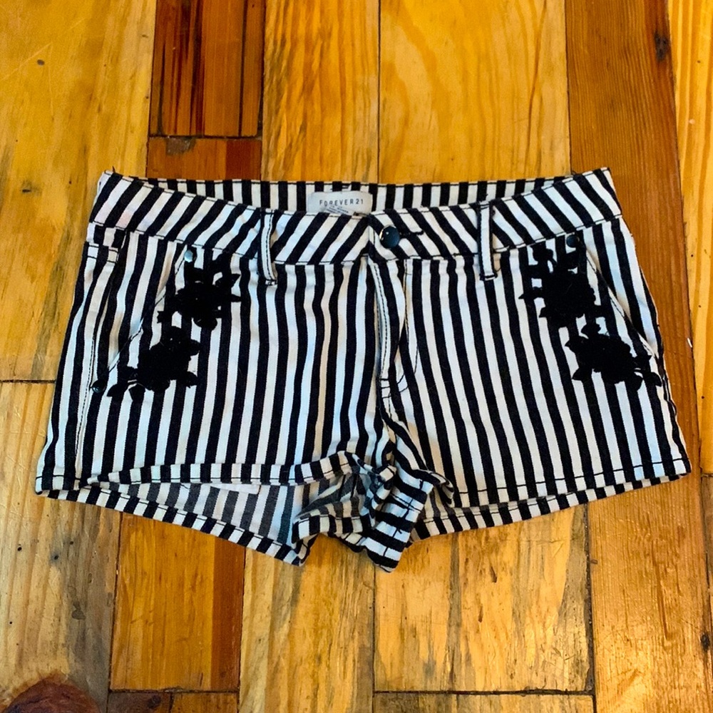 Forever 21 Striped Shorts black and white